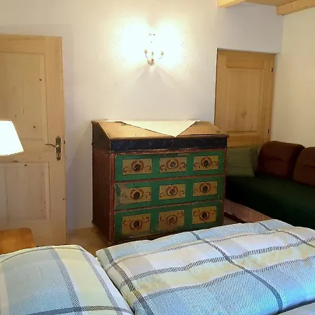 Senftahaus انرفلغراتن